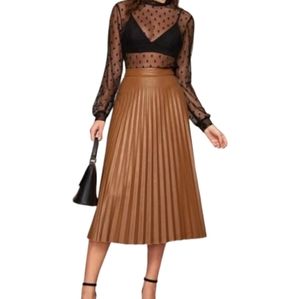 NWOT Brown Pleated Faux Leather Skirt Size 6/8/M